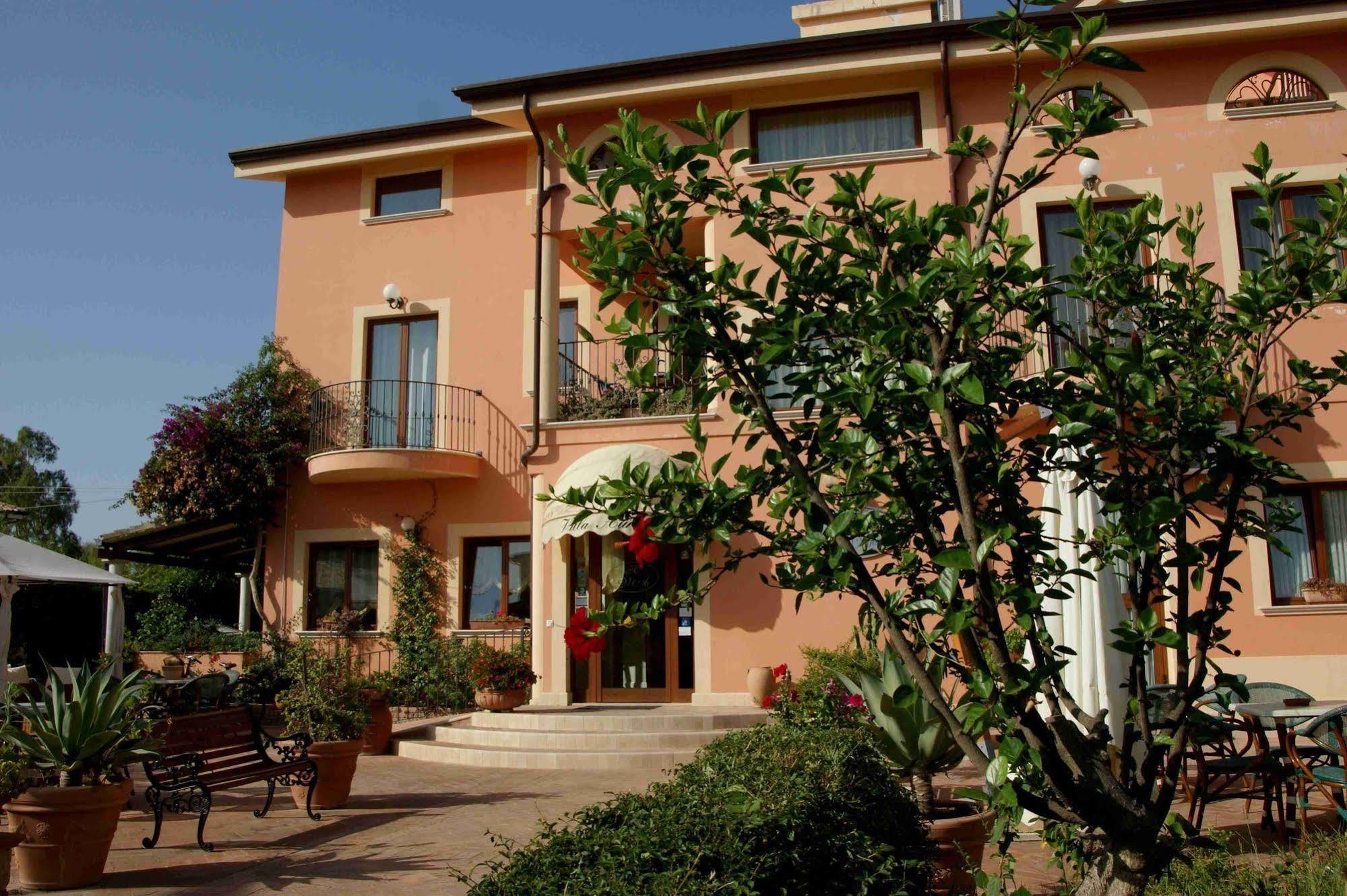 Villa Aurora Le Castella  Exterior photo